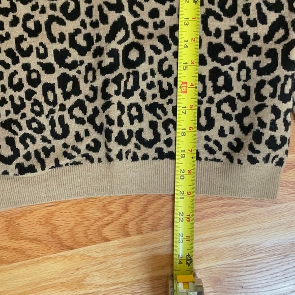 Leopard print bell puff sleeve A&F sweater - Picture 5 of 6